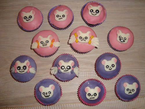 http://i610.photobucket.com/albums/tt181/jenniiej91/Eerstecupcakes.jpg