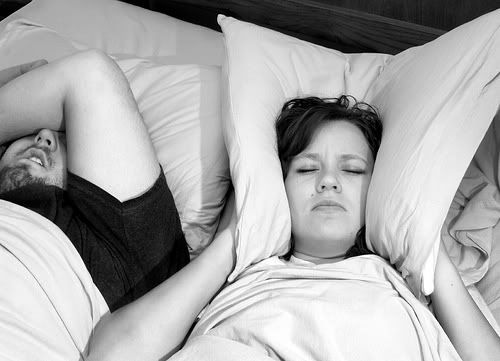 snoring photo:tips to reduce snoring 