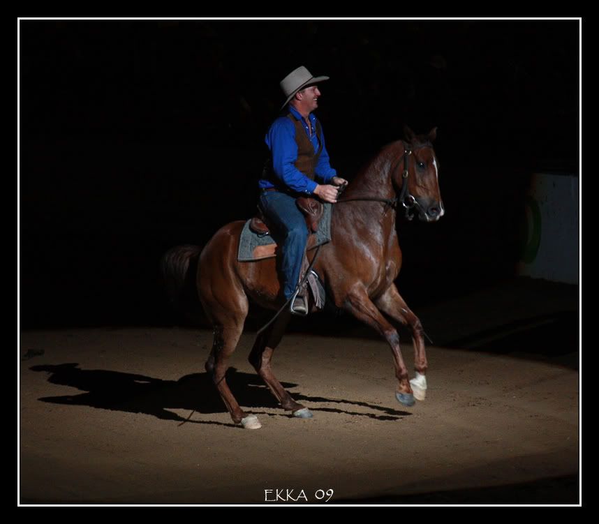 IMAGE: http://i610.photobucket.com/albums/tt184/apache_cat/Ekka%2009/20090809_4314.jpg