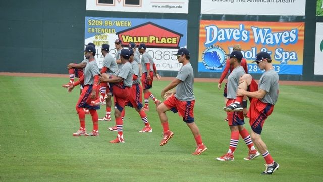 photo Stretching 640_zpssvryt9yp.jpg