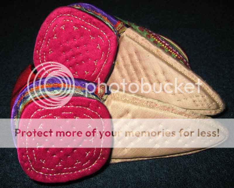 Embroidery Lotus Flower / Peach Bound Feet Shoes  